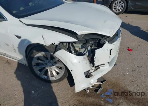 2016 Tesla Model S 60D/70D/75D/85D/90D z USA, uszkodzony, nr VIN 5YJSA1E21GF146232